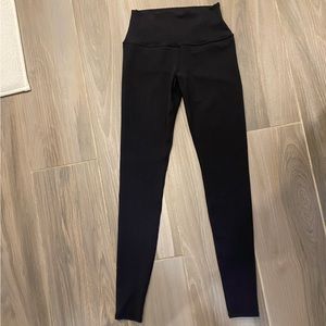 Alo Women’s Airbrush black leggings XS